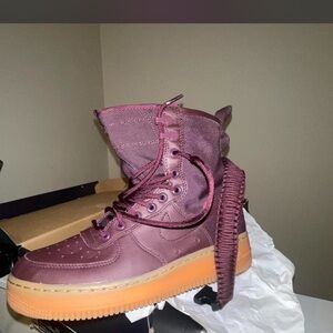 Nike High-Top Utility Sneaker Boot - Burgundy